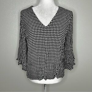 ZARA Womens Black & White Houndstooth Print V-Neck Top Flare Sleeve Size M